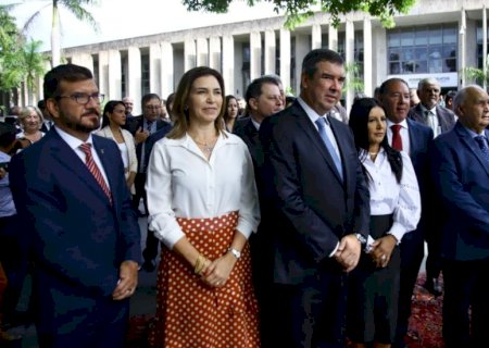 Riedel abre ano legislativo na Assembleia de MS com revista às tropas