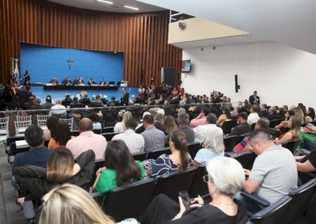 ALEMS: Fortalecimento da democracia e trabalho em prol da vontade popular marcam discursos