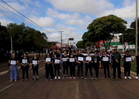 Coordenadoria Executiva de Políticas Públicas para Mulher realiza caminhada em alusão ao mês da mulher