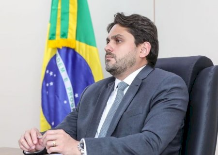 Lula afirma que vai demitir Juscelino caso ministro não prove inocência