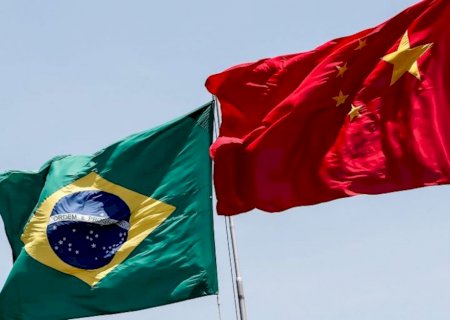 Brasil e China firmam acordo de conversão de moedas