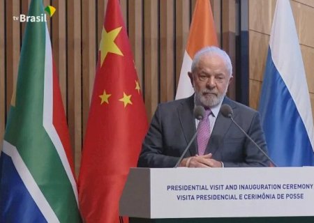 Lula critica uso do dólar e defende moeda única para transações