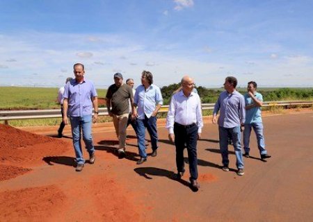 Em visita a Nova Andradina, Caravina vistoria ações do Governo do Estado