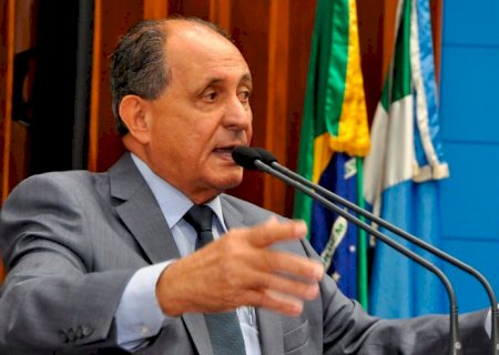 Teixeira pede apoio de Bancada Federal para asfaltamento de distritos