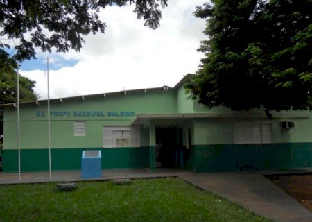 Estado atende Renato e reforma escola do Quebracho ‘Ezequiel Balbino’, em Anaurilândia