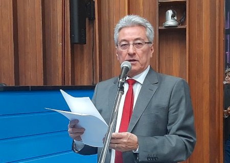 Hashioka congratula aluna de Fátima do Sul por vencer concurso Jovem Senador etapa MS