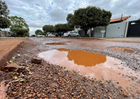 Devido aos mais de 100 mil buracos, Renato cobra o recapeamento de vias de Dourados