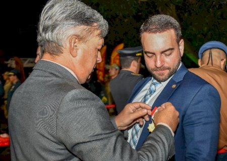 Deputado João César Mattogrosso é agraciado com a Medalha Imperador Dom Pedro II