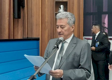 Deputado Roberto Hashioka apresenta moção à Rose Modesto por sua atuação na Sudec