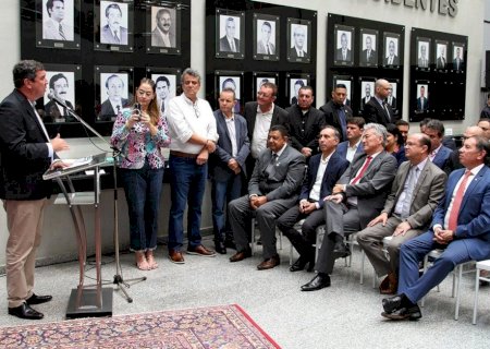 Com R$ 2 milhões em emendas, Hashioka contempla 18 instituições