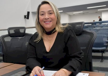 Lia Nogueira quer carrinhos adaptados em supermercados do MS