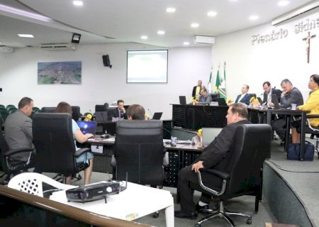 Vereadores cobram melhorias às secretarias de Infraestrutura e Serviços Públicos