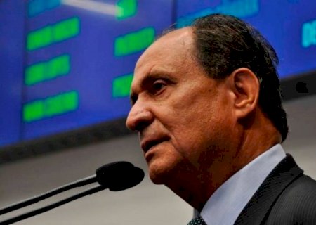 Jateí: Zé Teixeira pede substituição de postes para assentados