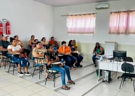 Setor de Habitação discute orçamento doméstico com beneficiários do Lote Urbanizado