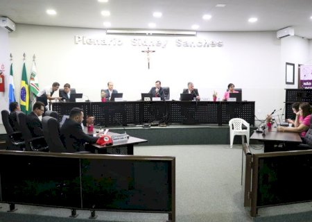 Vereadores sugerem mudança no Estatuto do Magistério Municipal e gratificação para profissionais de educação