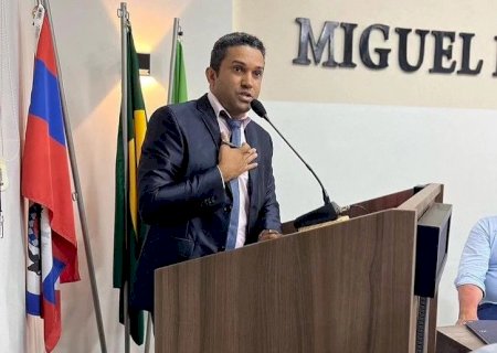 Taquarussu: Câmara faz homenagens a professores aposentados pelos relevantes serviços que prestaram a comunidade