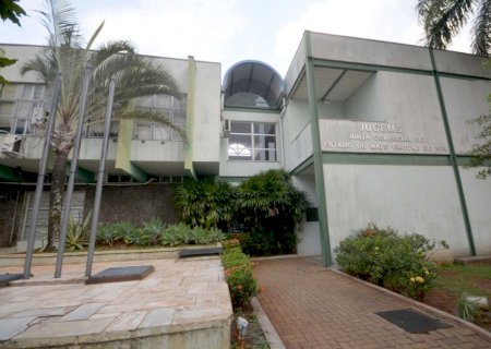 Governo de MS libera parte dos servidores para trabalhar de casa