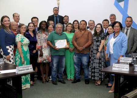 Ex-membros do Conselho Municipal de Saúde recebem moção de parabenização