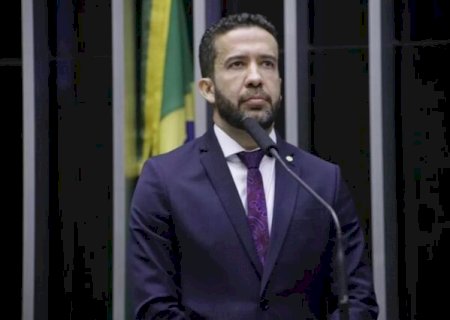 Em áudio, deputado cobra salário de assessores para pagar dívidas pessoais