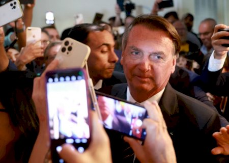 Bolsonaro evoca ideologia de gênero e aborto para criticar reforma tributária do governo Lula
