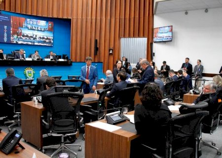 Parlamentares votam hoje a redação final de dois projetos de lei