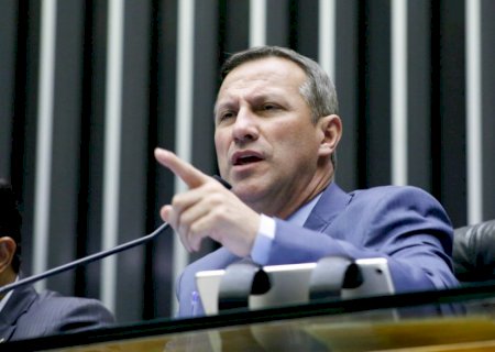 Oposição pede ao TCU e à PGR para investigar posts da Secom
