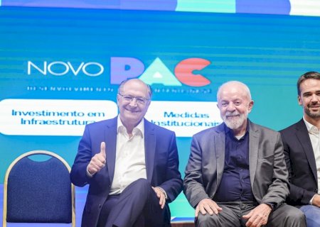 Não vamos fazer desse momento de união um momento de divisão, diz Eduardo Leite após ser vaiado em evento com Lula