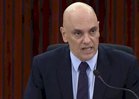 Alexandre de Moraes proíbe investigados de participar de eventos militares