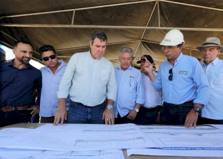 Rota Bioceânica: Hashioka visita obras da ponte que liga Porto Murtinho ao Paraguai