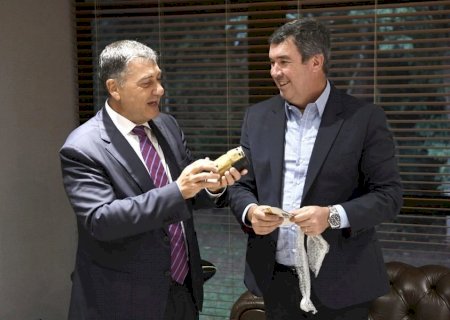 Governador recebe embaixador do Canadá para discutir integração e eventuais negociações comerciais