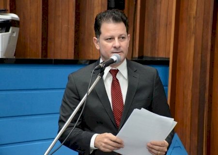 Quedas de energia elétrica em Bonito exige manutenção geral e aumento da potência em toda a rede, defende Renato Câmara