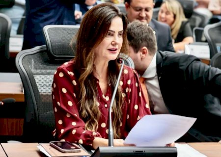 Para evitar acidentes, Mara Caseiro solicita recuperação asfáltica da MS-145  A deputada e