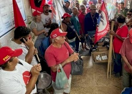 MST invade sede do Incra em Alagoas contra nomeação de indicado de Lira