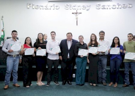 Premiados em Congressos Internacionais, docentes e discentes do IFMS Nova Andradina recebem homenagem