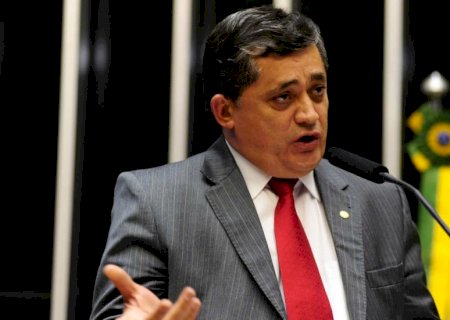Líder do governo Lula na Câmara quer derrubar 'bônus' salarial de juízes e procuradores