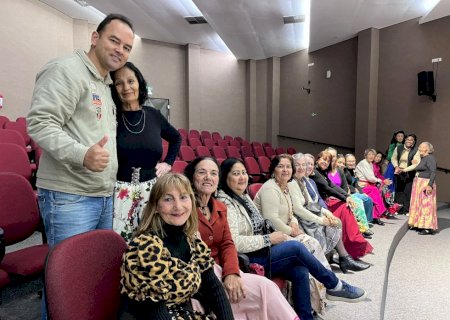 Vereador Wilson Almeida participa de café da manhã do Programa “Mamãe Saudável e Bebê Feliz”