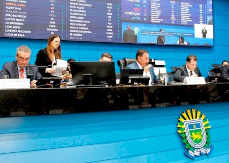Deputados devem apreciar quatro propostas na primeira sessão da semana