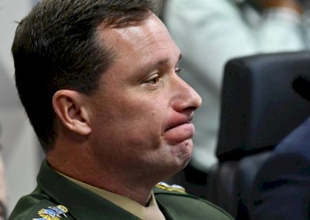 Defesa de Bolsonaro pede acesso a delação de Mauro Cid no caso das joias