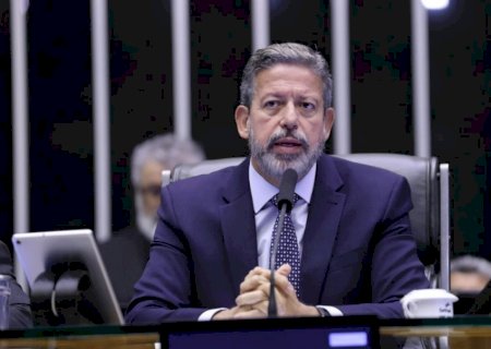 Lira comemora aprovação de regulamentação da reforma tributária e fala em ‘passo fundamental’