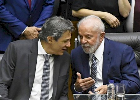 Lula reúne ministros nesta quarta para tratar de alta do dólar e contas do governo