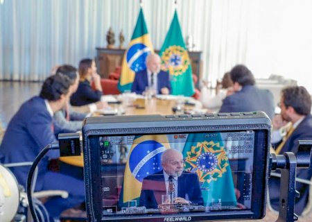 Lula sobrevoará áreas atingidas por incêndios no Pantanal de MS