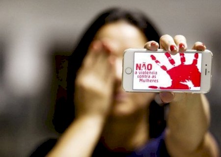 Mulher denuncia ex que pede R$ 1 mil para não divulgar fotos íntimas