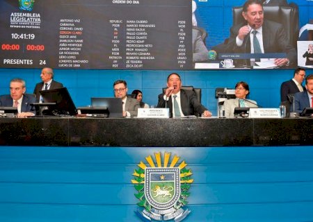 Deputados devem analisar três propostas na sessão de hoje