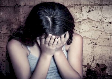 Pai é preso acusado de estuprar filhas de 13 e 16 anos