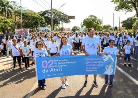 Caminhada 'Passos pela Inclusão' reúne sociedade e autoridades em prol do autismo