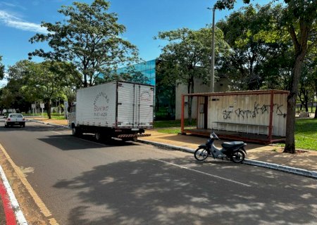 Falta de estrutura nos pontos de aluguel de caminhões compromete segurança de trabalhadores, aponta vereador