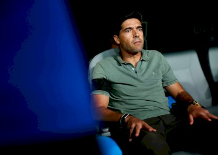 Abel revela conselhos a Estêvão e o que será do Palmeiras sem atacante: "Não temos bola mágica"