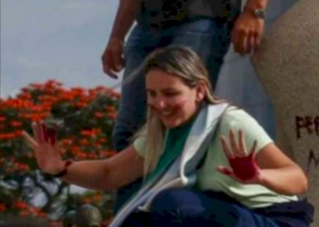 STF determina que “Débora do Batom' cumpra pena de 14 anos em regime domiciliar