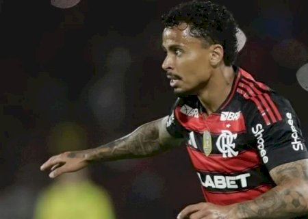 O Rubro-Negro ainda não bateu o martelo sobre o destino do atleta, mantendo conversas com os interessados