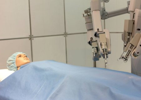 Cirurgia cardíaca sem abrir o tórax: o que a robótica muda de verdade?
